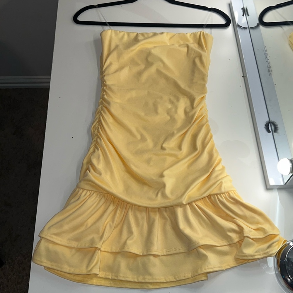 Elegant Butter Yellow Strapless Dress